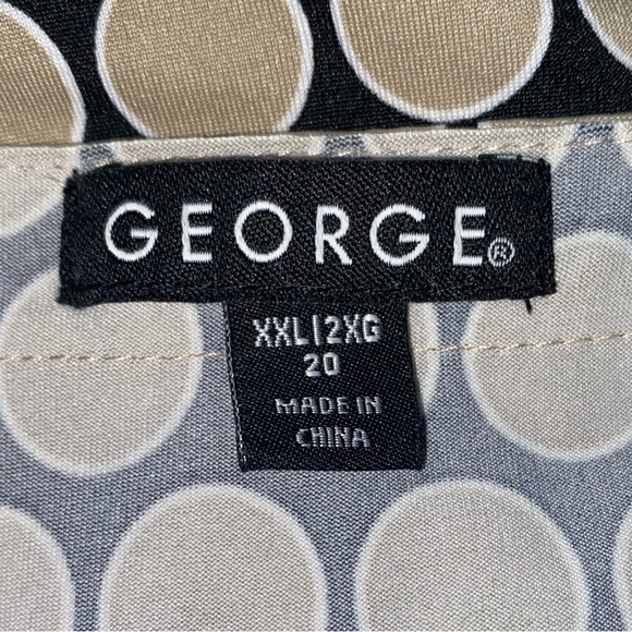 George Size XXL (20) Tan Circles Outlined in White on a Black Blouse - Picture 2 of 15